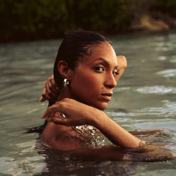 Naomi Cowan – Time Traveler in the Multiverse